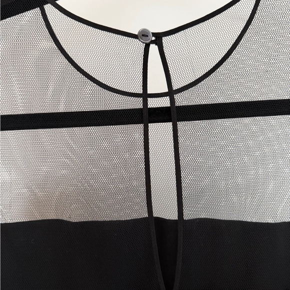 Aritzia Babaton Lionel Sleeveless Black Mesh Blouse - Picture 9 of 12